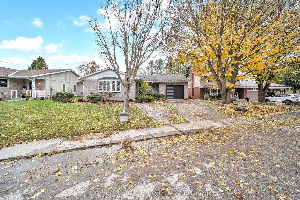 Photo of 5 Centennial Drive, Brockton, ON N0G 2V0 (MLS # X12528520)