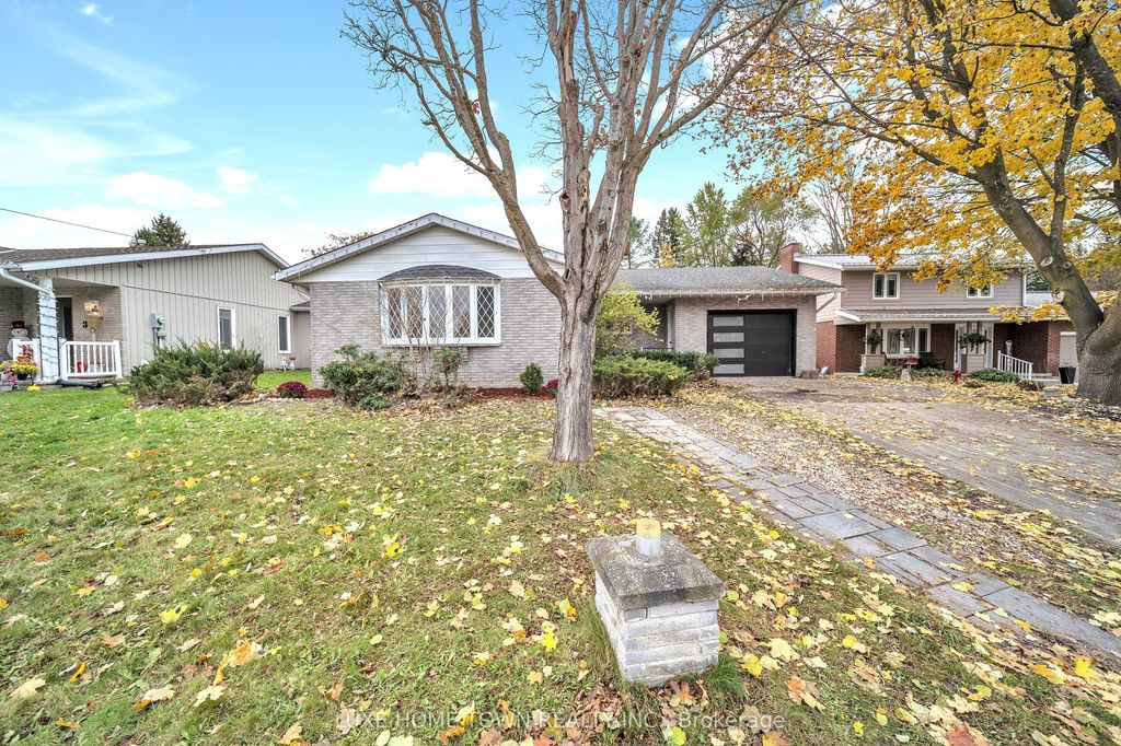 Photo of 5 Centennial Drive, Brockton, ON N0G 2V0 (MLS # X12528520)