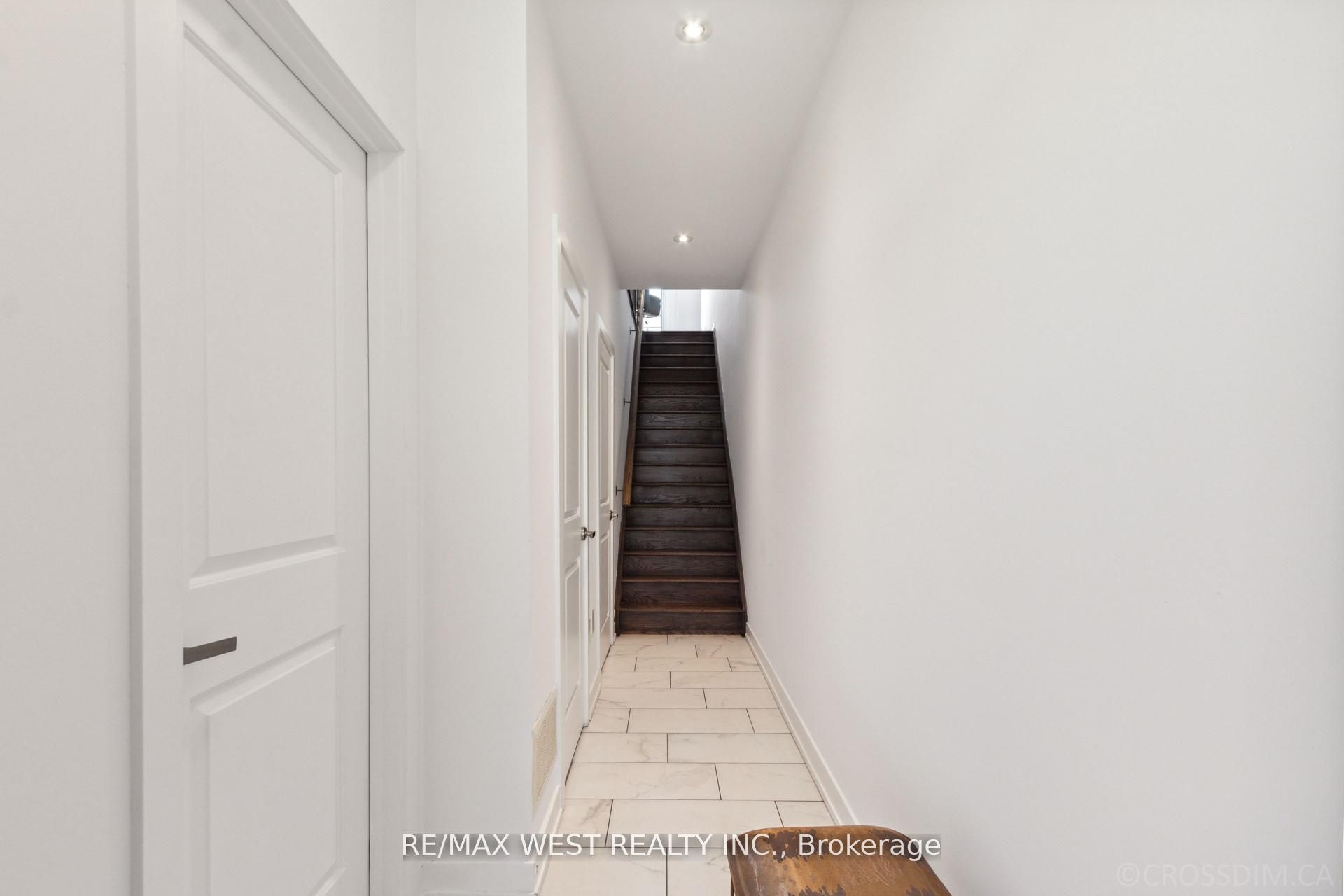 147 Salterton Circle