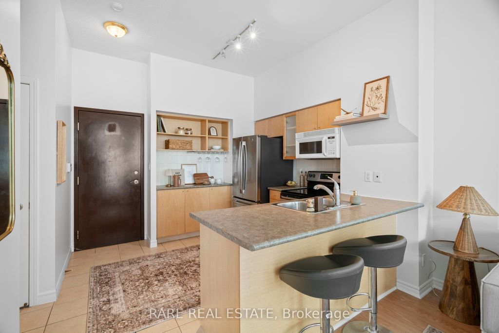 Photo of 410 Queens Quay W #413, Toronto, ON M5V 3T1 (MLS # C12434337)