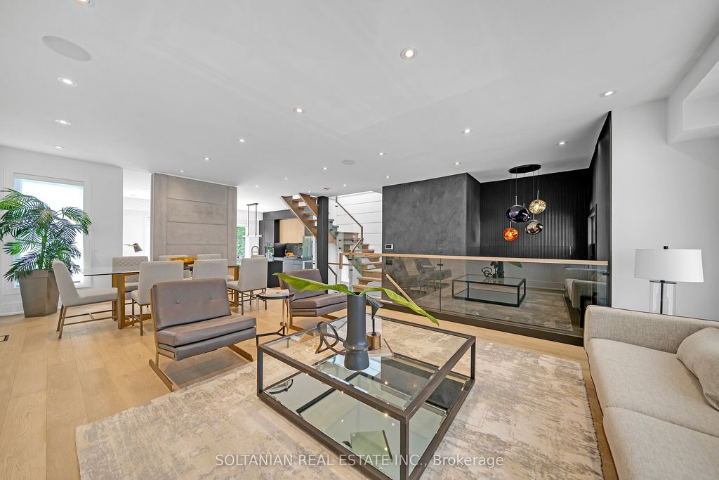 Photo of 24 Fairside Avenue, Toronto, ON M4C 3G9 (MLS # E13426372)