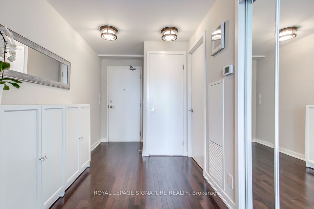 Photo of 14 York Street #1507, Toronto, ON M5J 2Z2 (MLS # C12443997)