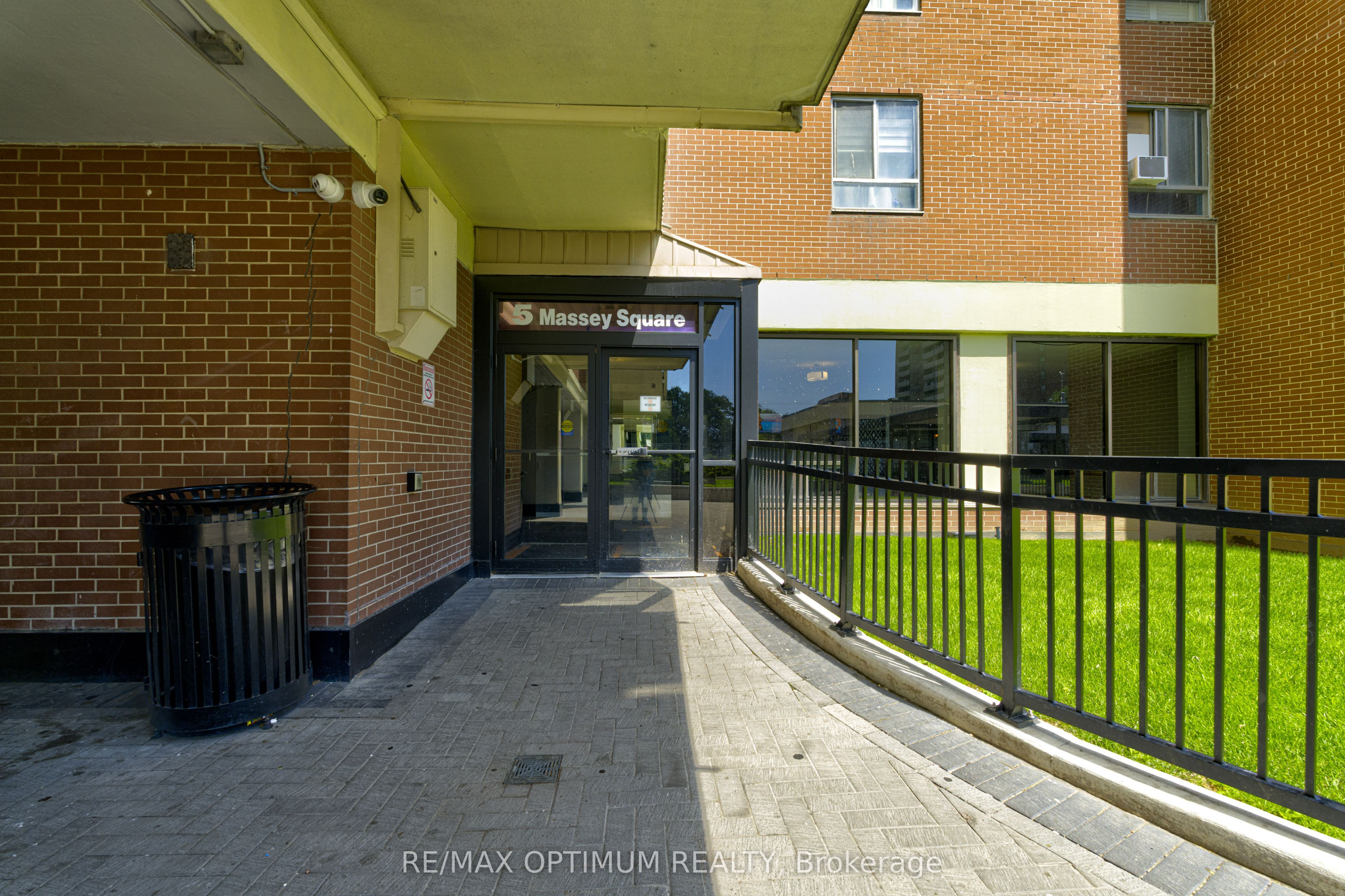 5 Massey Square 2110