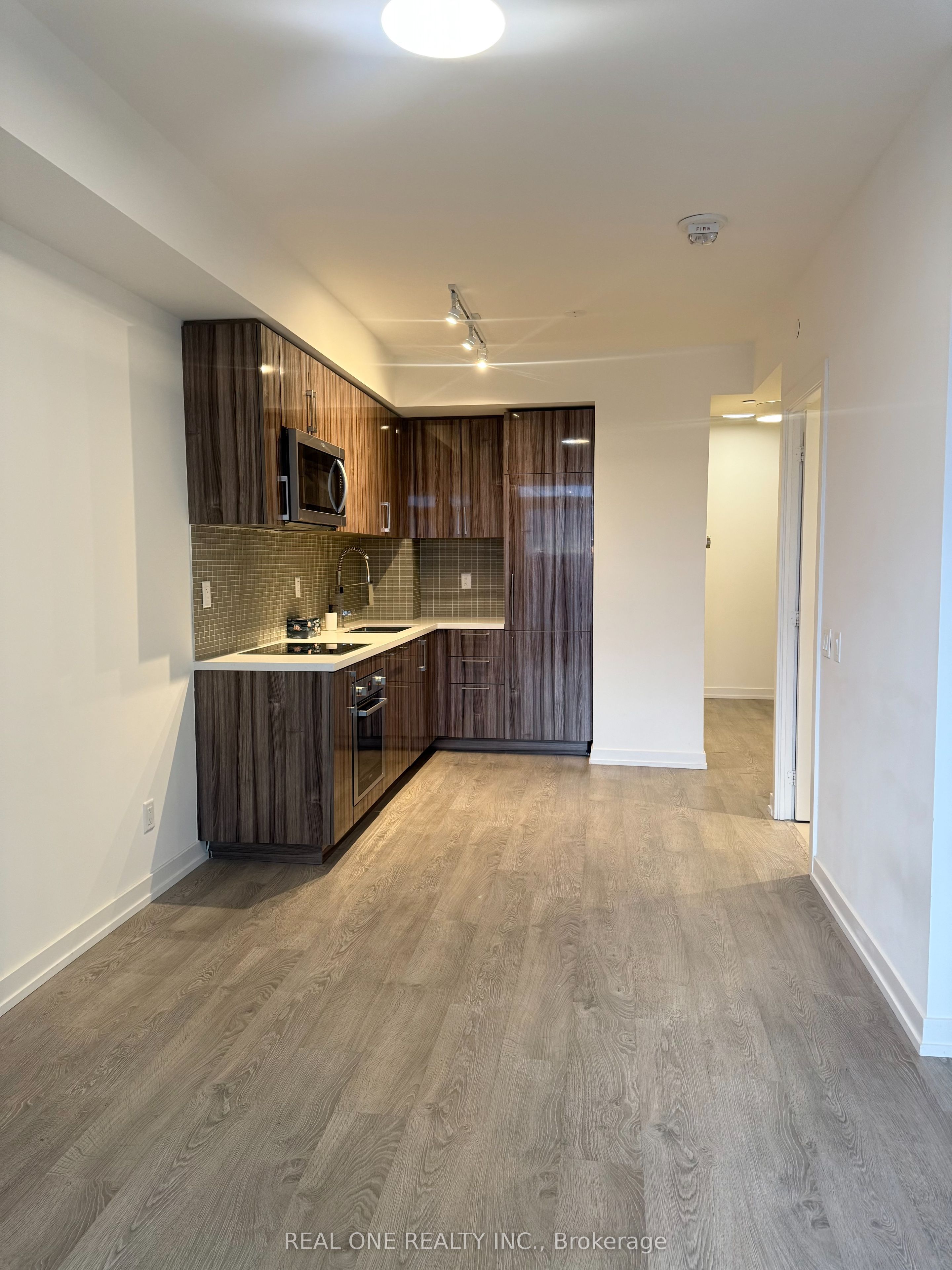 1 Grandview Avenue 715