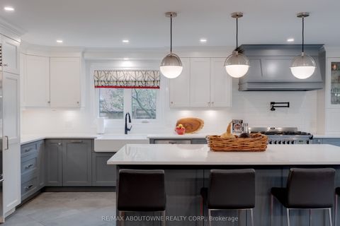 1586 Heritage Way Oakville ON L6M 2Z5