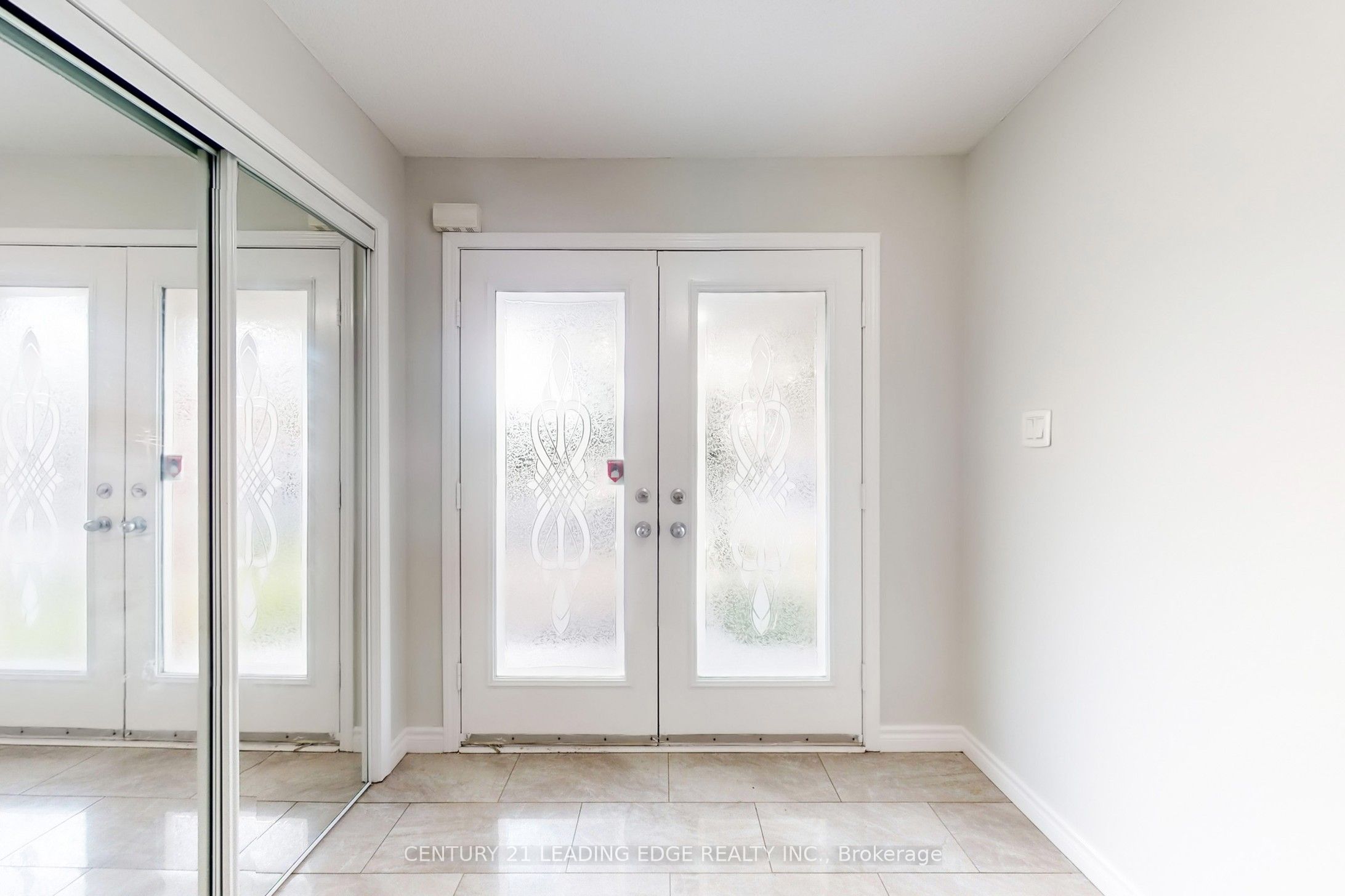 39 Horstman Street Main Floor