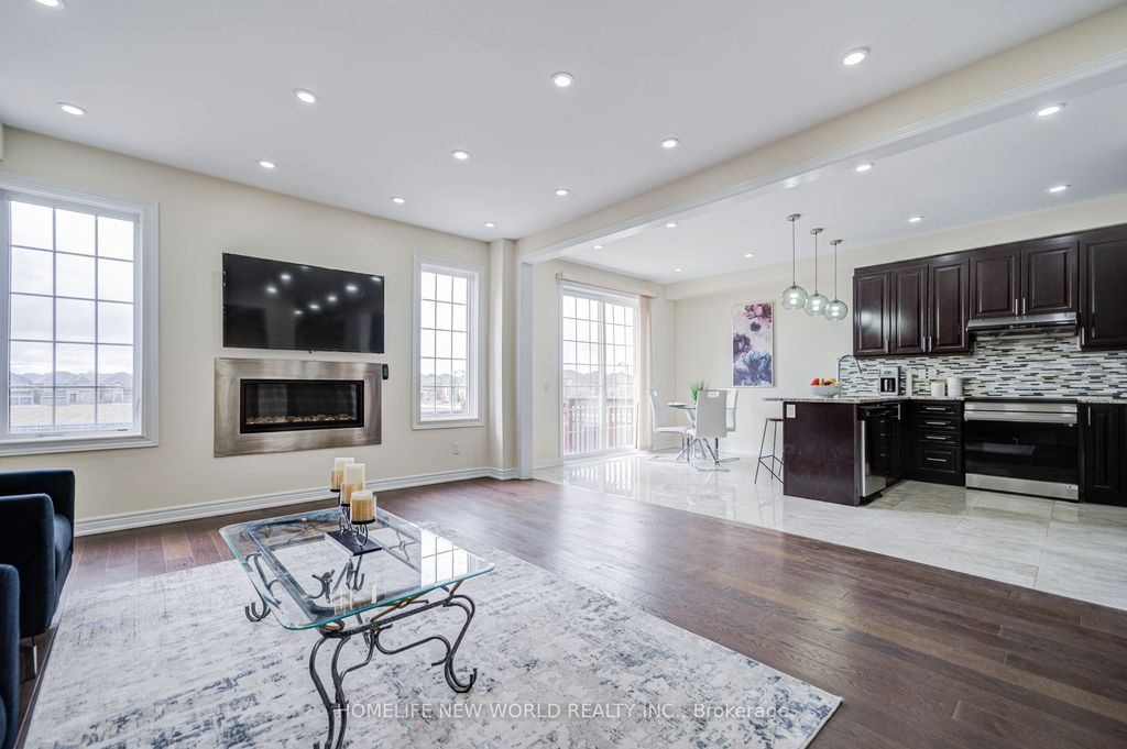 Photo of 88 Roth Street, Aurora, ON L4G 0W7 (MLS # N12877202)