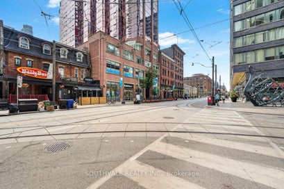 393 King St. W N/A 1107 Toronto ON M5V 3G8