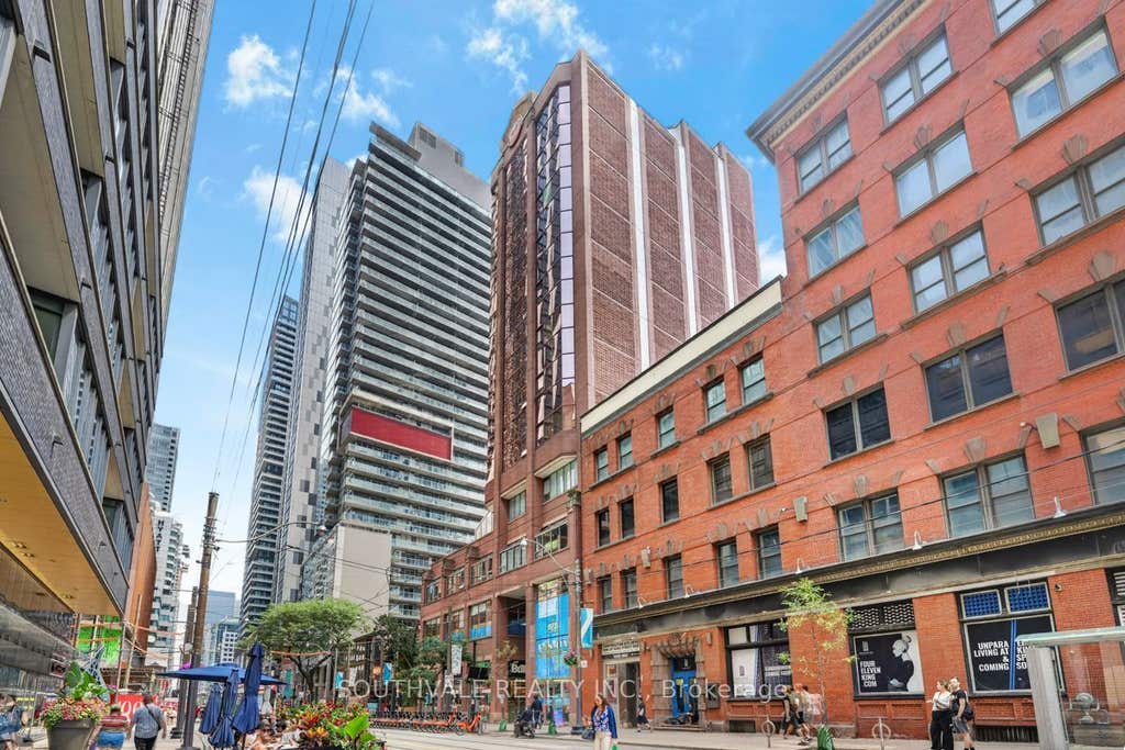 Photo of 393 King St. W N/A #1107, Toronto, ON M5V 3G8 (MLS # C13700480)