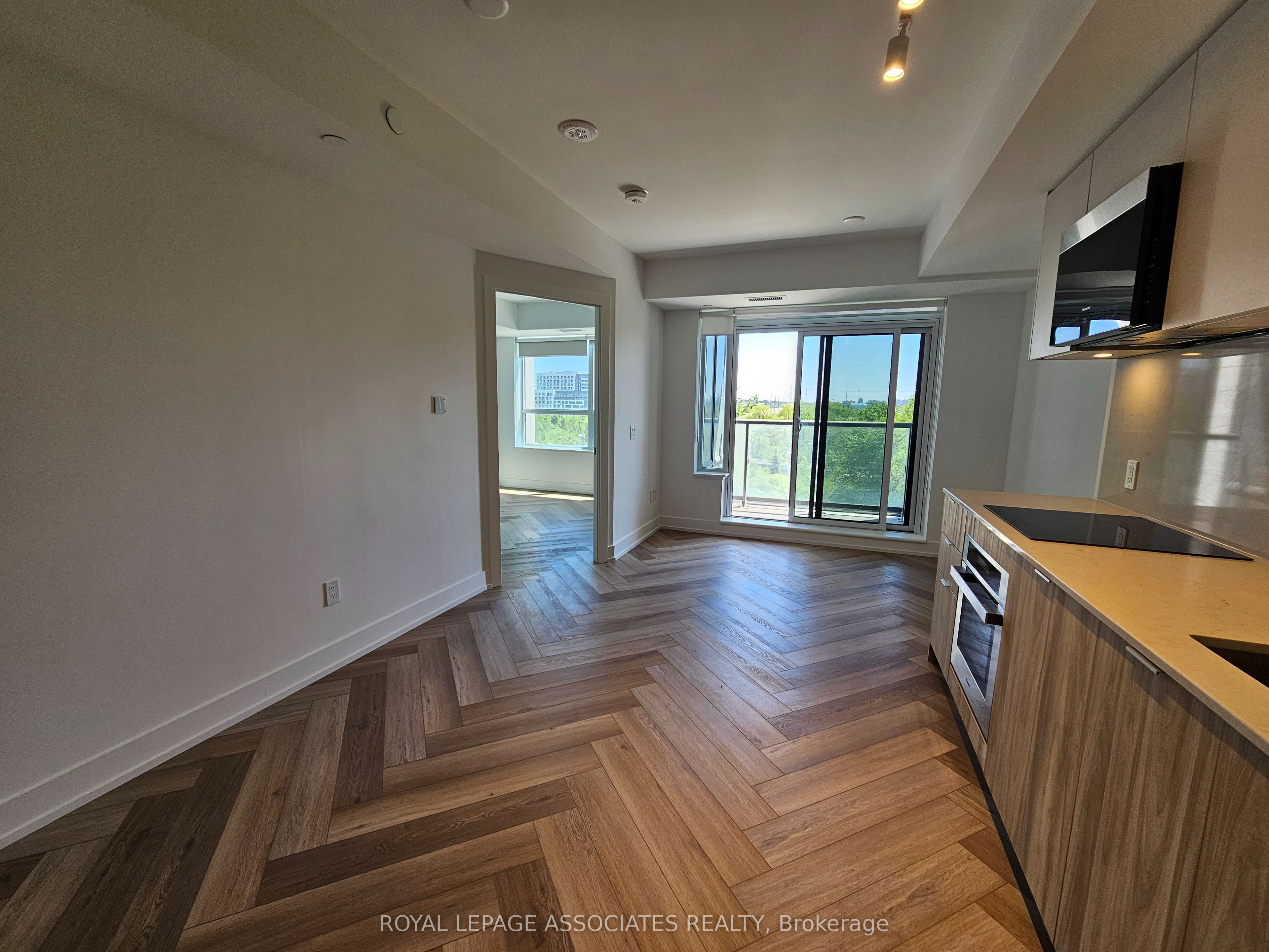 8 Cedarland Drive N 717