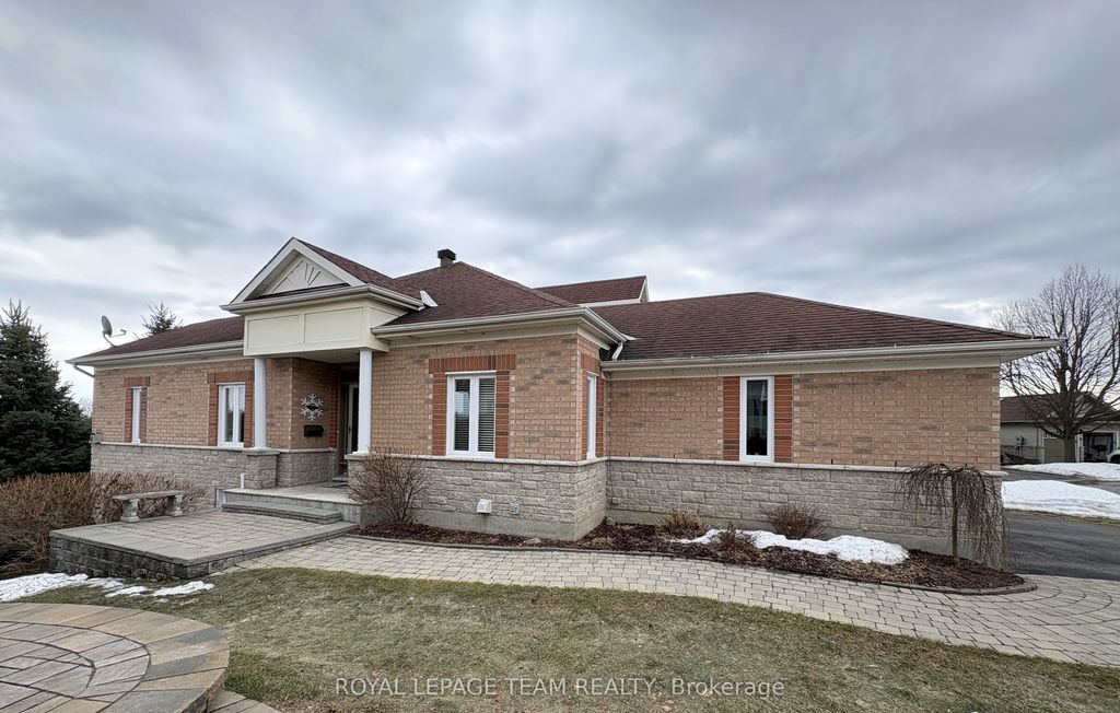 Photo of 34 Goldora Private, Kanata, ON K2T 1K7 (MLS # X12869128)