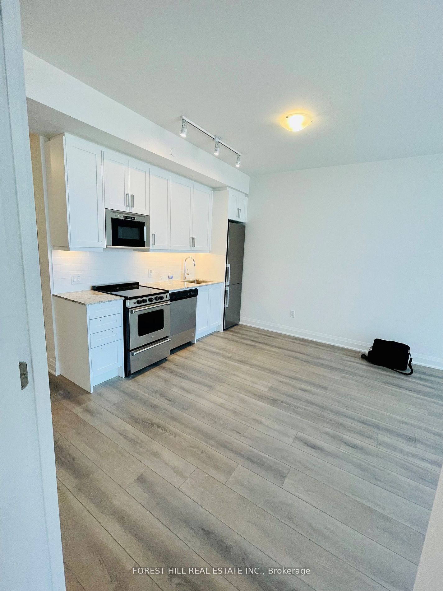 10 Gatineau Drive 807