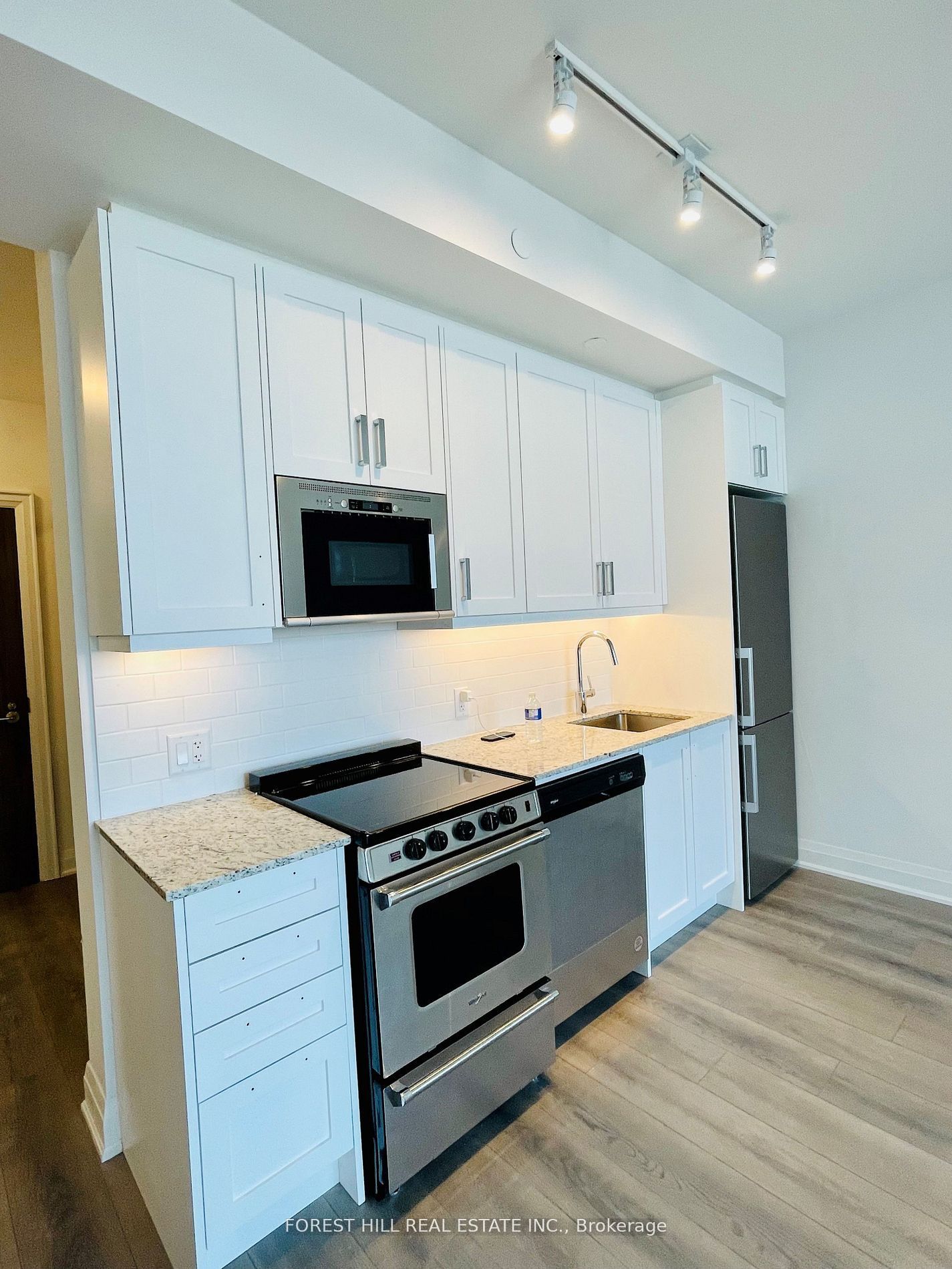 10 Gatineau Drive 807
