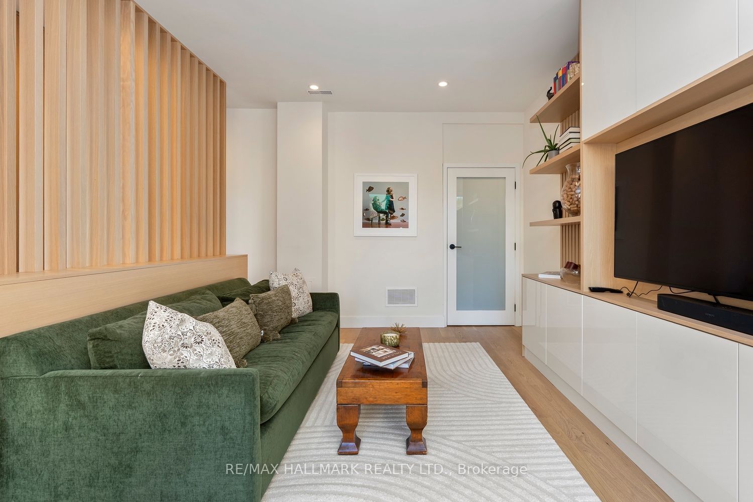 39 Dekoven Mews 4