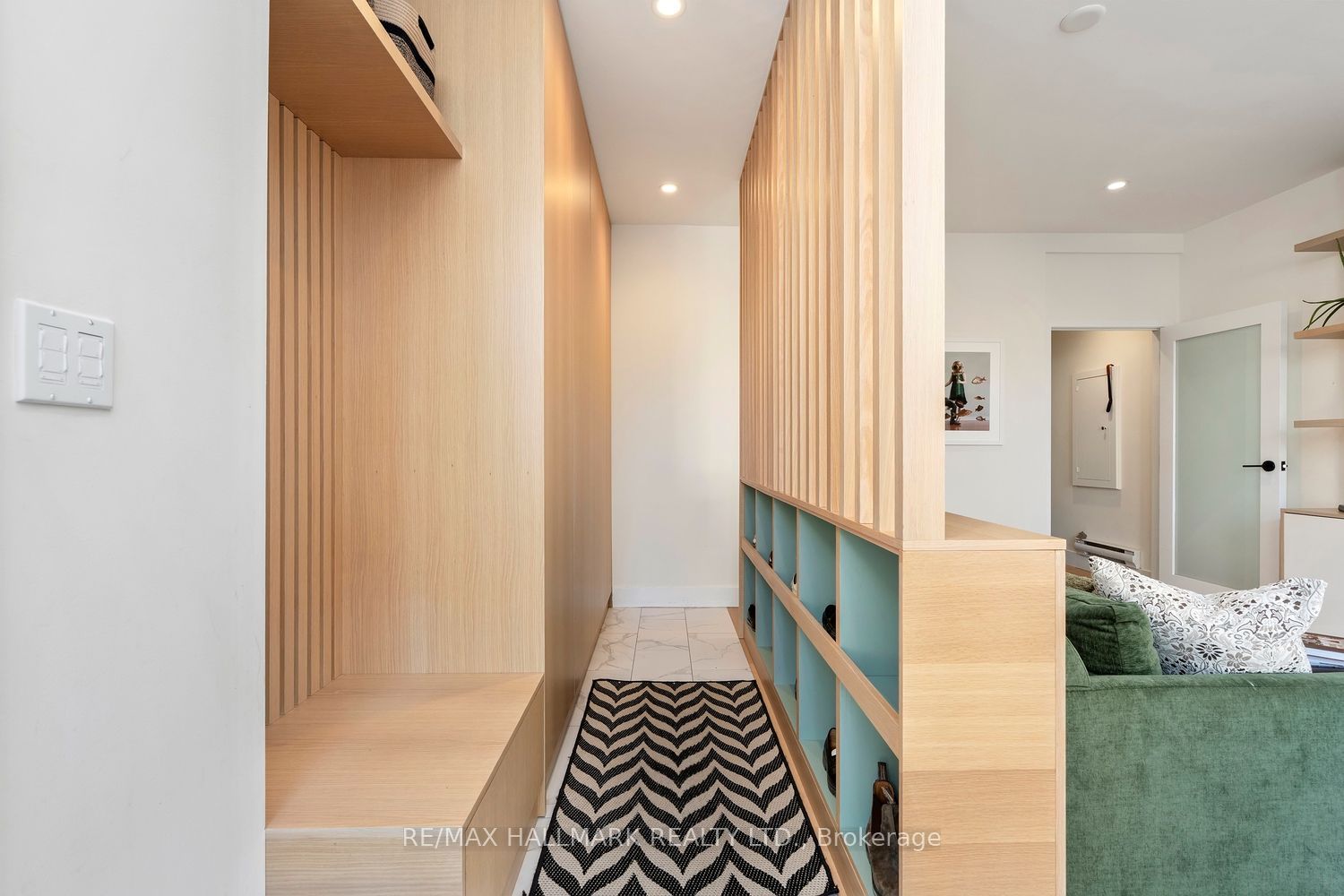 39 Dekoven Mews 4