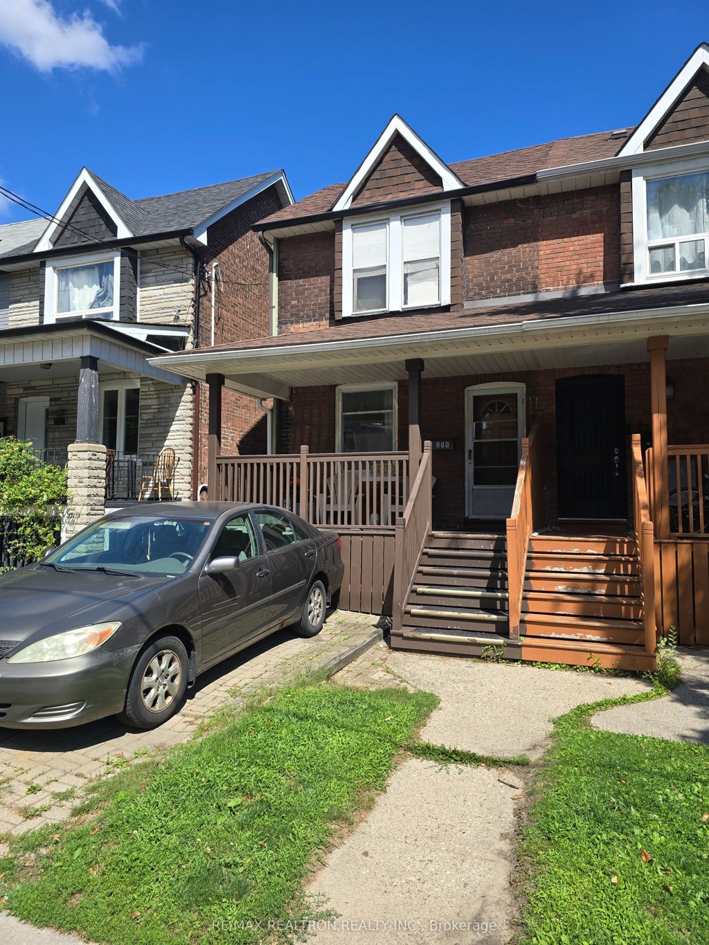 Photo of 259 Woodbine Avenue, Toronto, ON M4L 3P3 (MLS # E13688554)