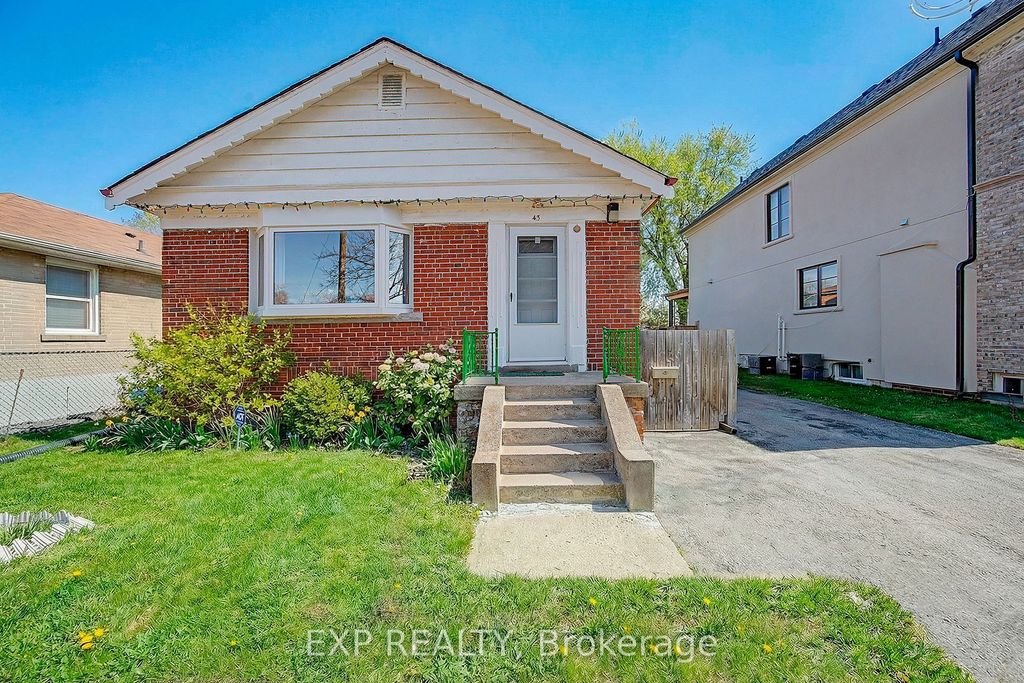 Photo of 43 Yorkshire Road, Toronto, ON M1K 3B7 (MLS # E12958162)