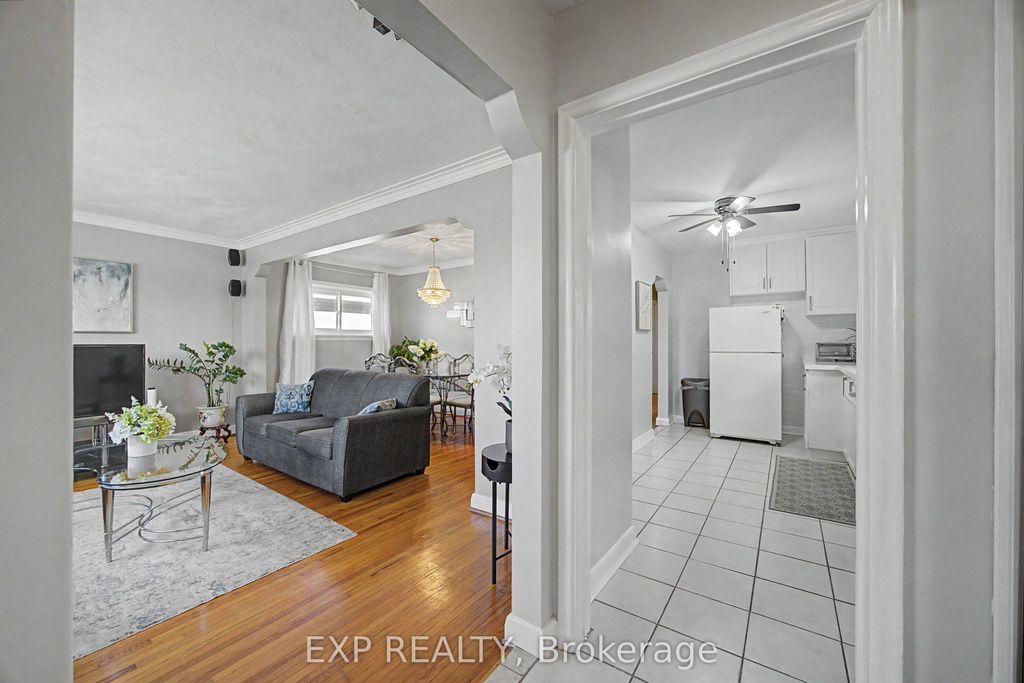 Photo of 43 Yorkshire Road, Toronto, ON M1K 3B7 (MLS # E12958162)