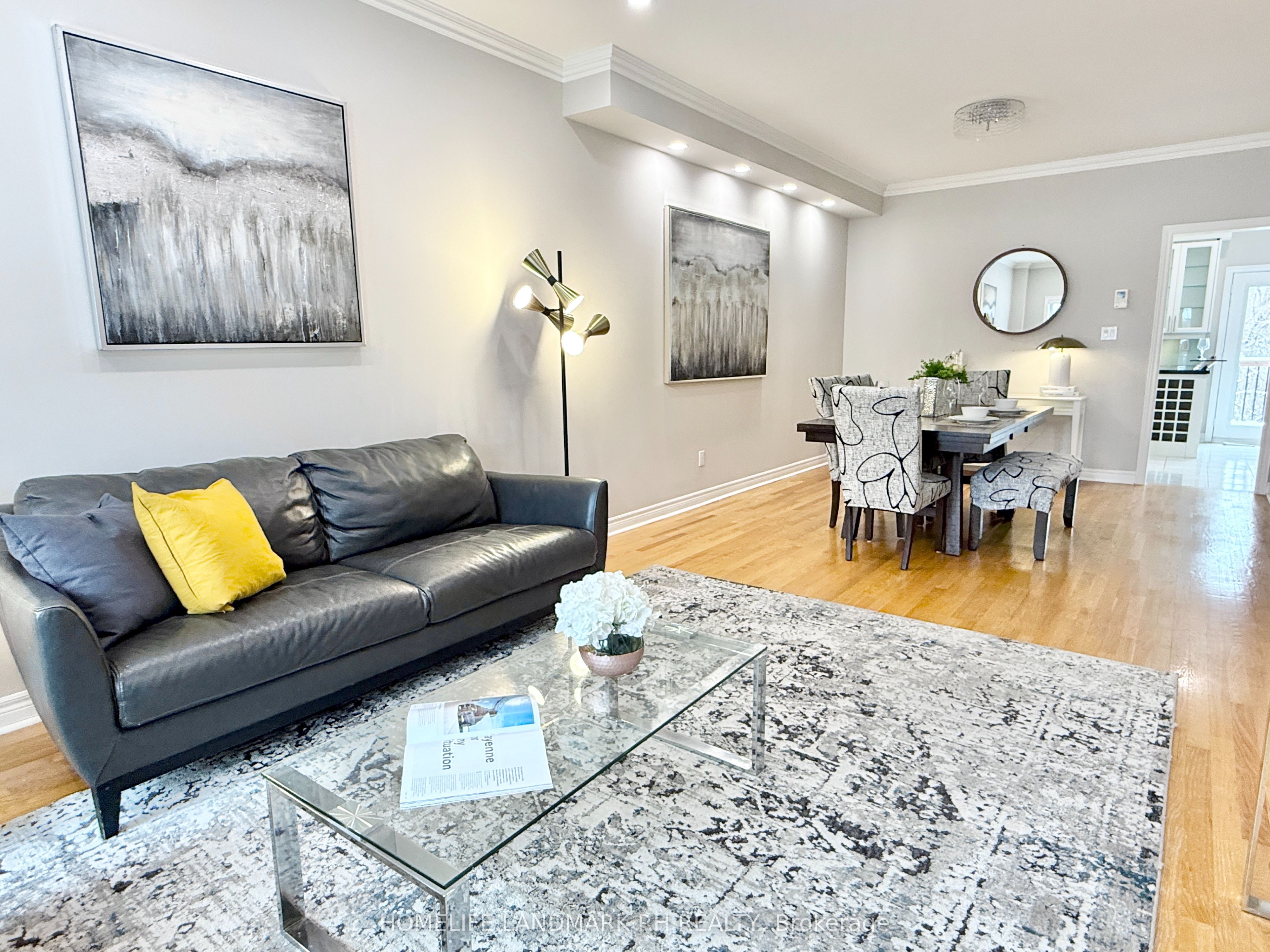 8909 Bathurst Street 10