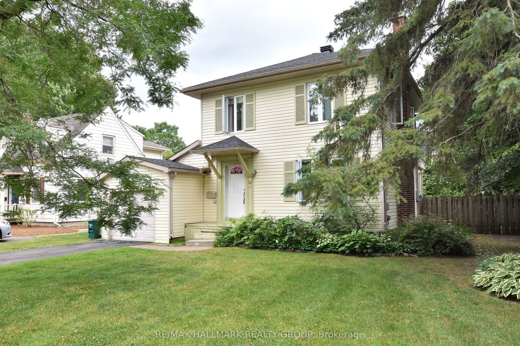 Photo of 32 Arundel Avenue, Manor Park - Cardinal Glen and Area, ON K1K 0B6 (MLS # X13202428)