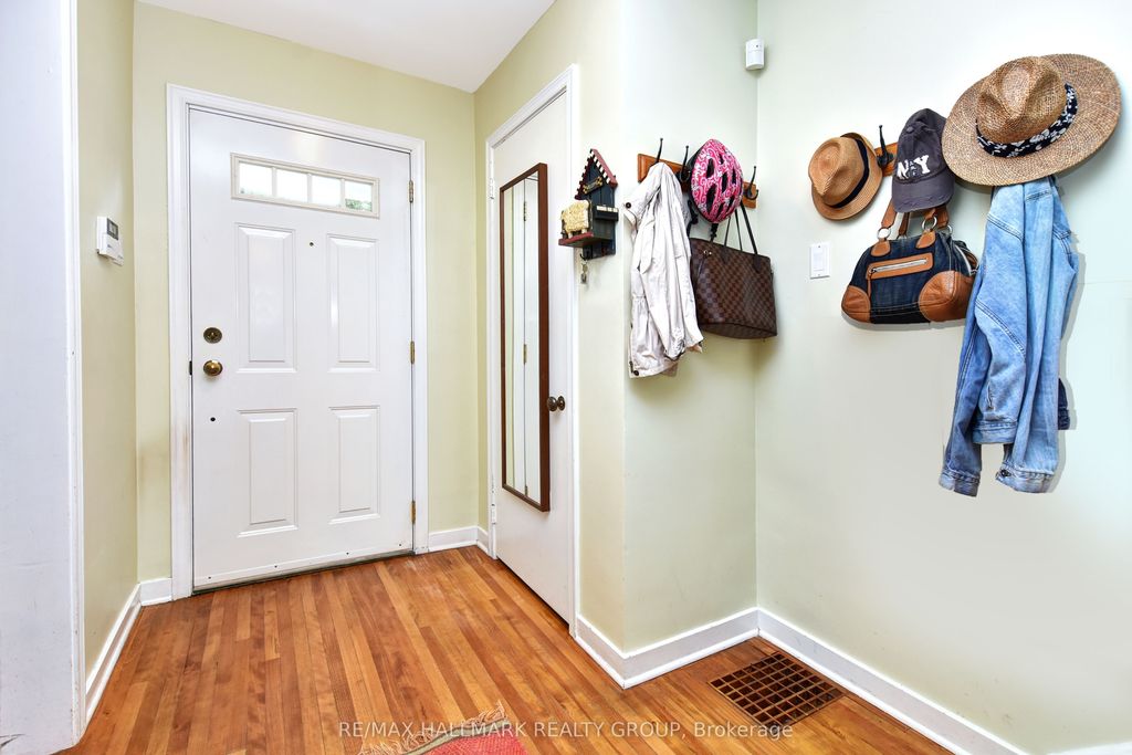 Photo of 32 Arundel Avenue, Manor Park - Cardinal Glen and Area, ON K1K 0B6 (MLS # X13202428)