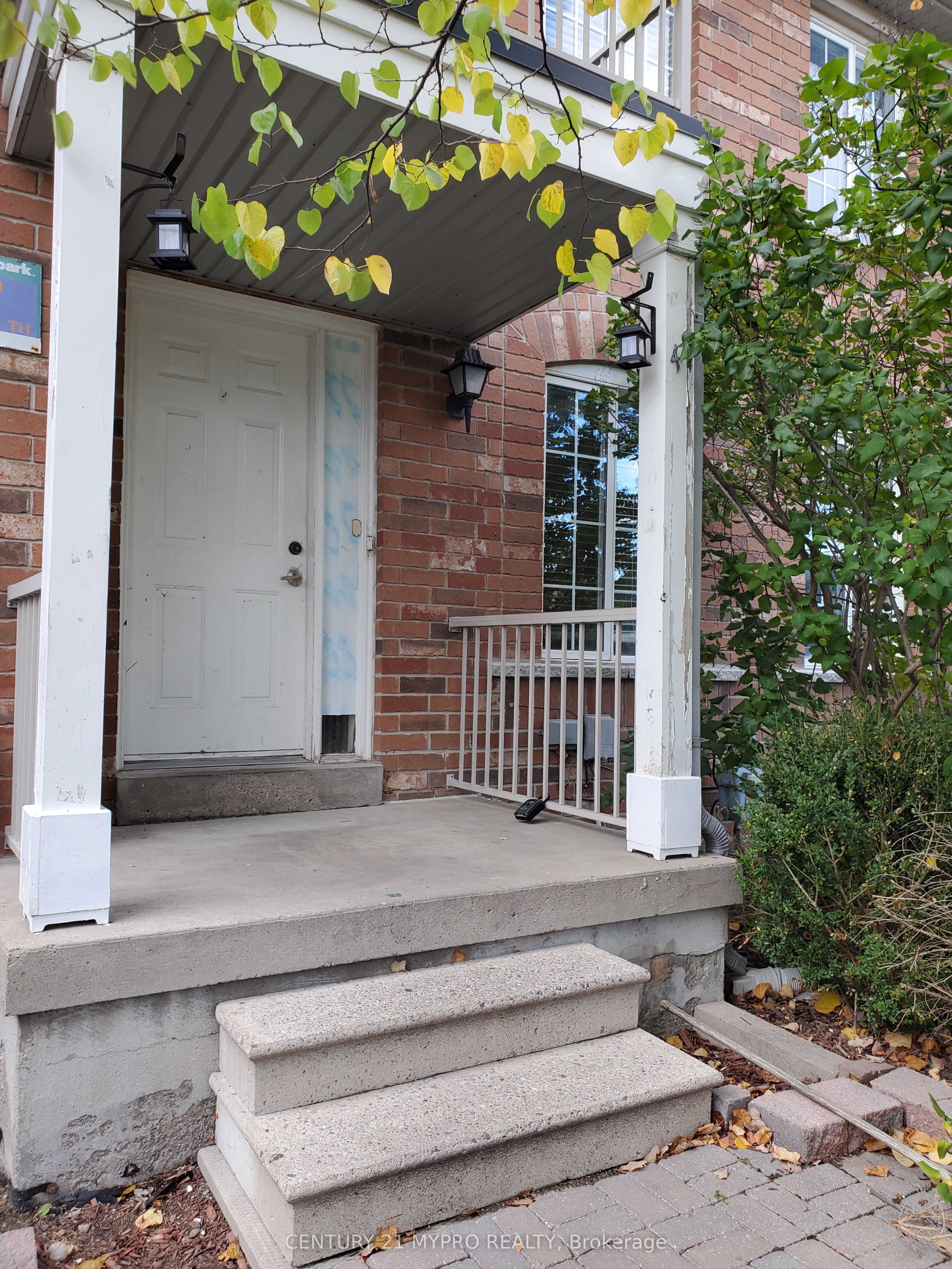 44 Grasslands Avenue
