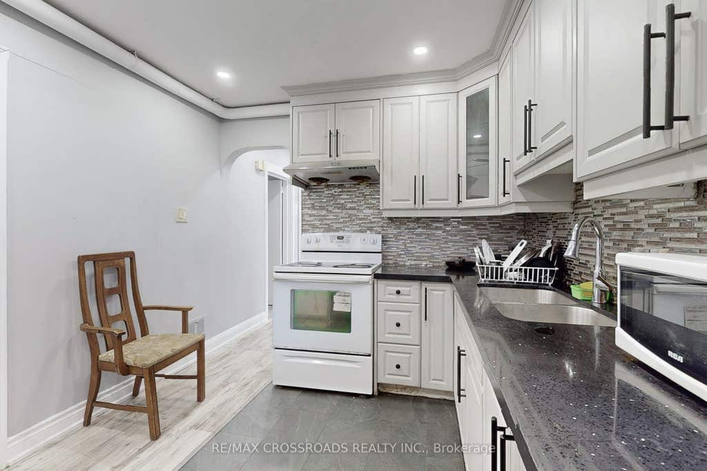 Photo of 1496 Simcoe Street N, Oshawa, ON L1G 4X7 (MLS # E13623246)