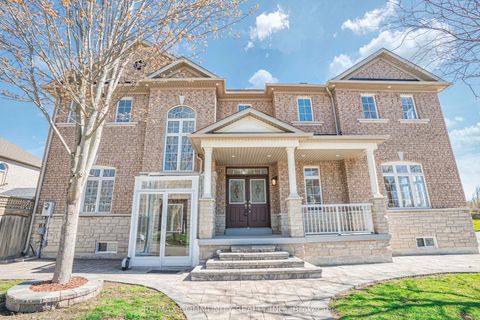 42 Reginald Lamb Crescent Markham ON L6B 0B5