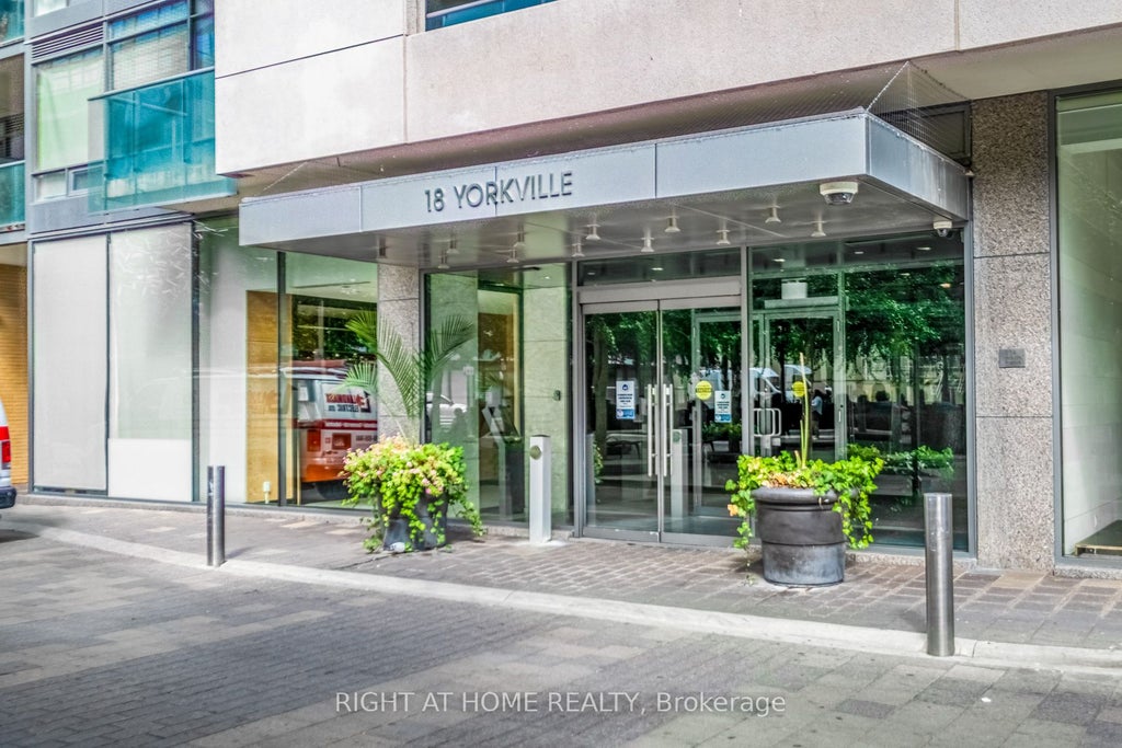 Photo of 18 Yorkville Avenue #305, Toronto, ON M4W 3Y8 (MLS # C13514958)