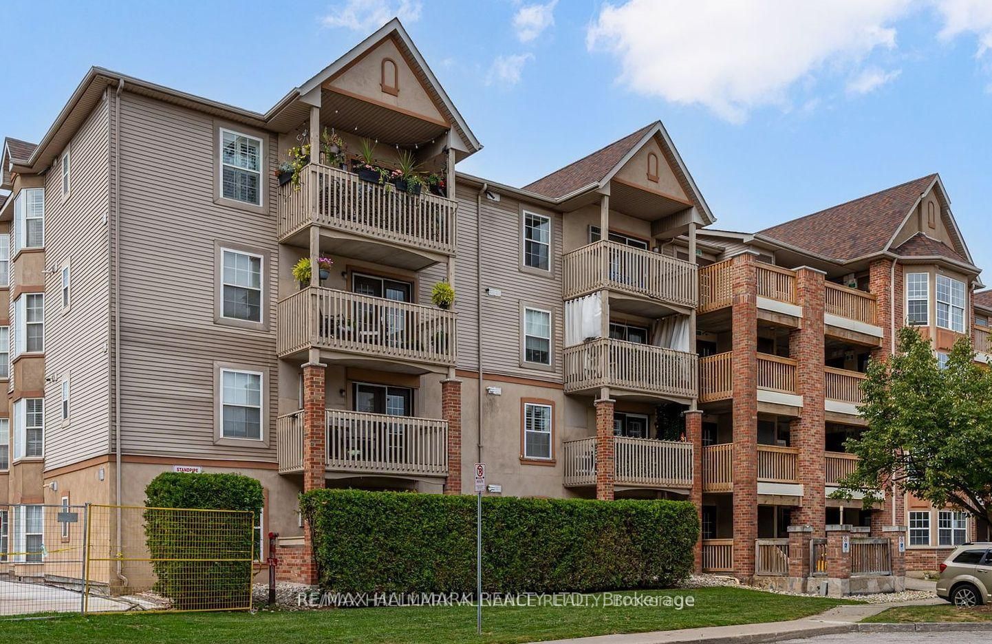 Photo 1 of 28 — 4003 Kilmer Drive 312, Burlington, ON L7M 4M1