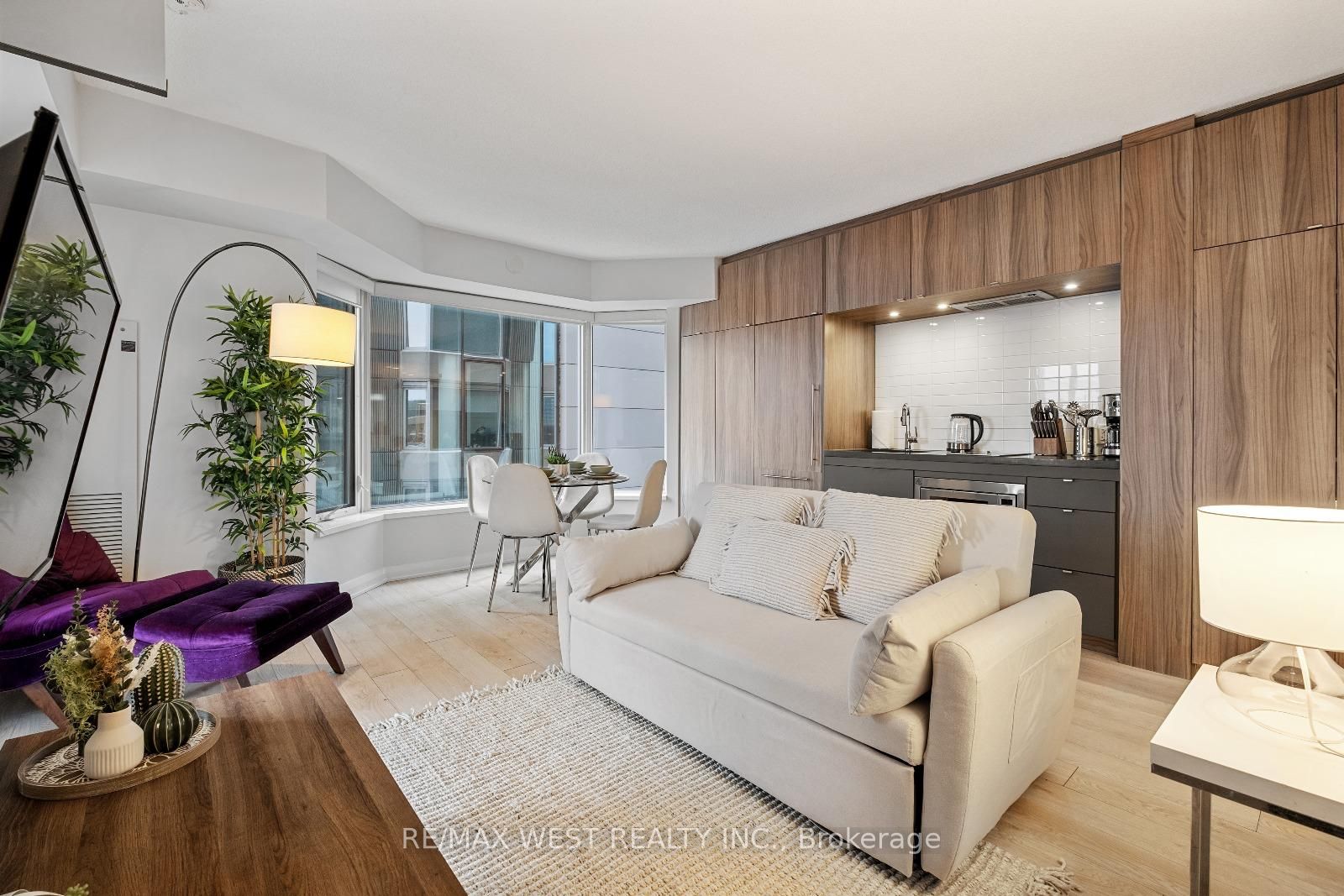 155 Yorkville Avenue 704