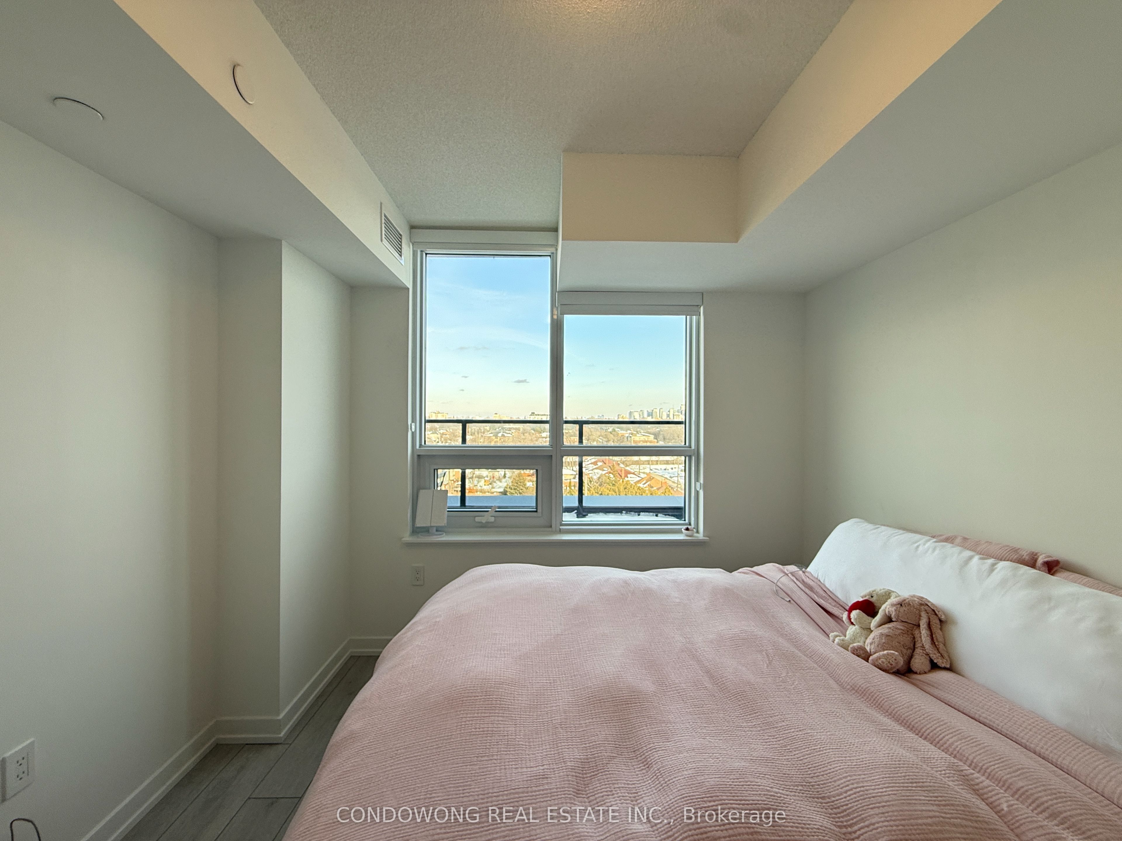 556 Marlee Avenue 810