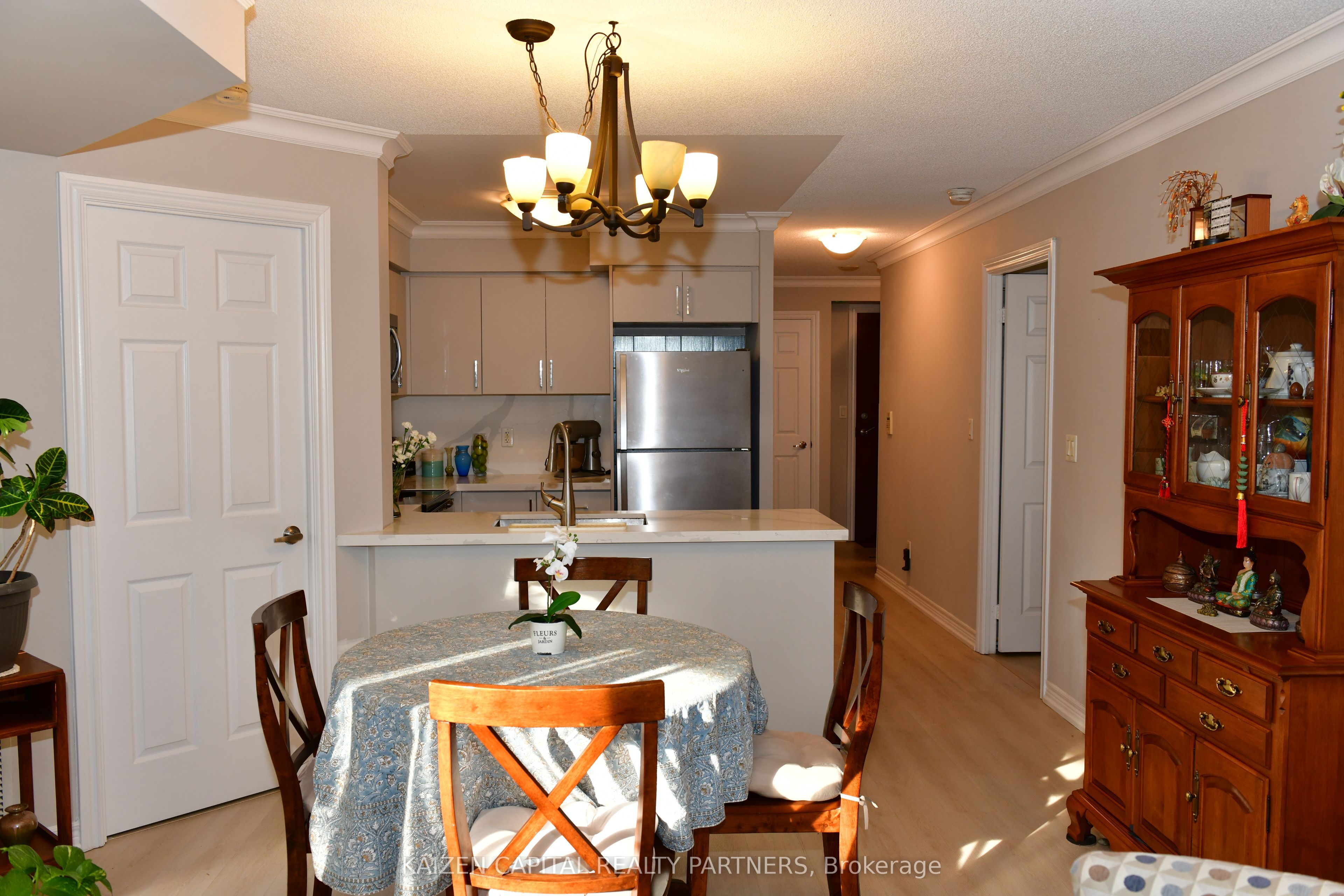 310 Burnhamthorpe Road W 213