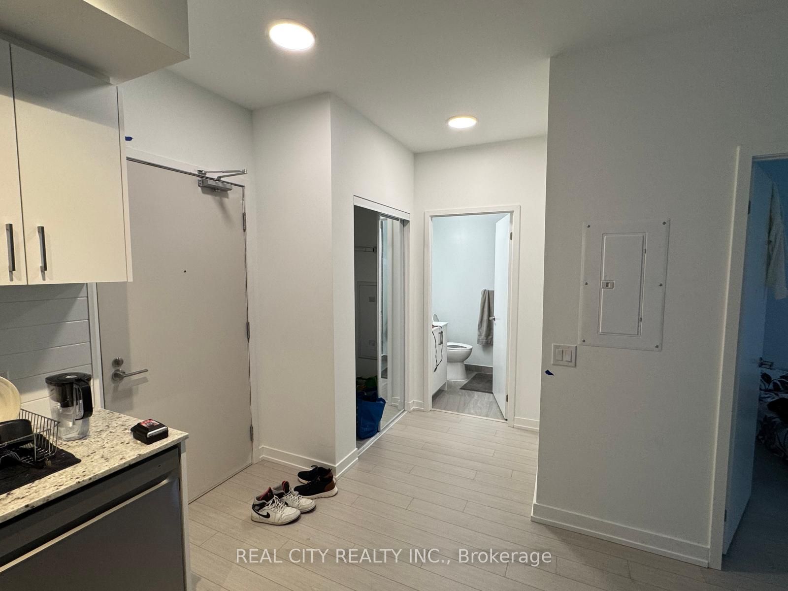 4010 Eglinton Avenue 406