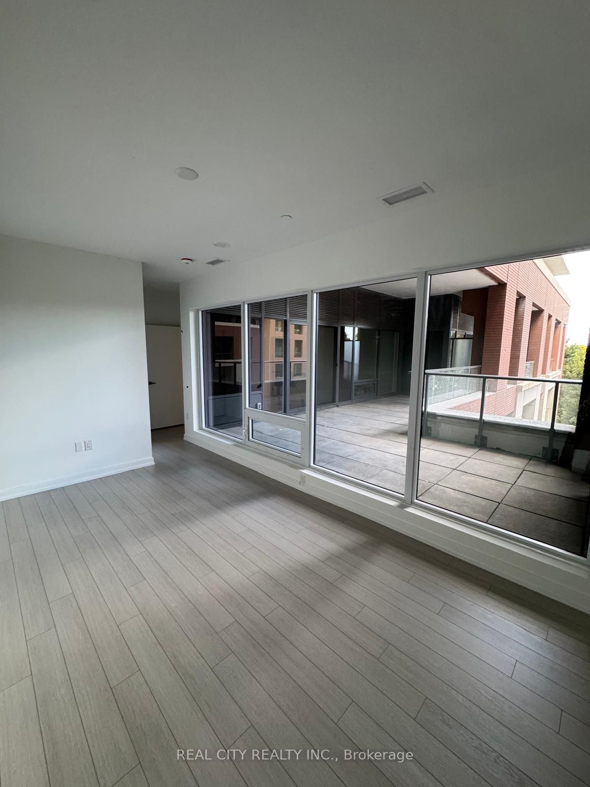 4010 Eglinton Avenue 406
