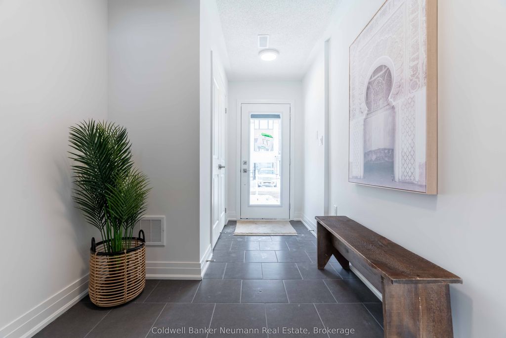 Photo of 11 Briar Court, Halton Hills, ON L7G 0P5 (MLS # W12824480)