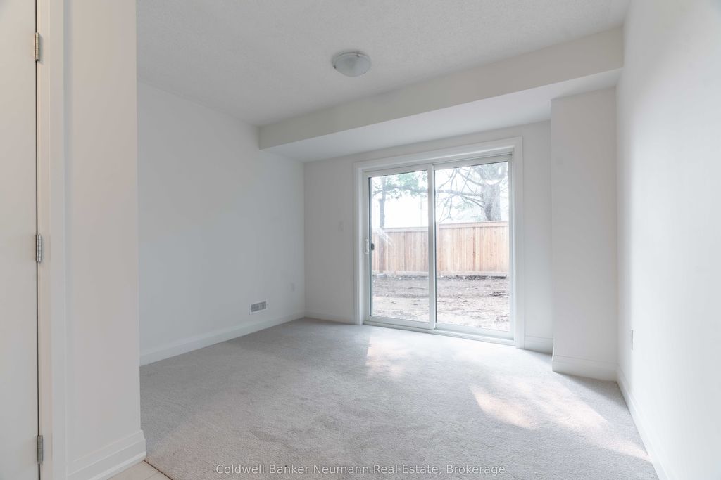 Photo of 11 Briar Court, Halton Hills, ON L7G 0P5 (MLS # W12824480)