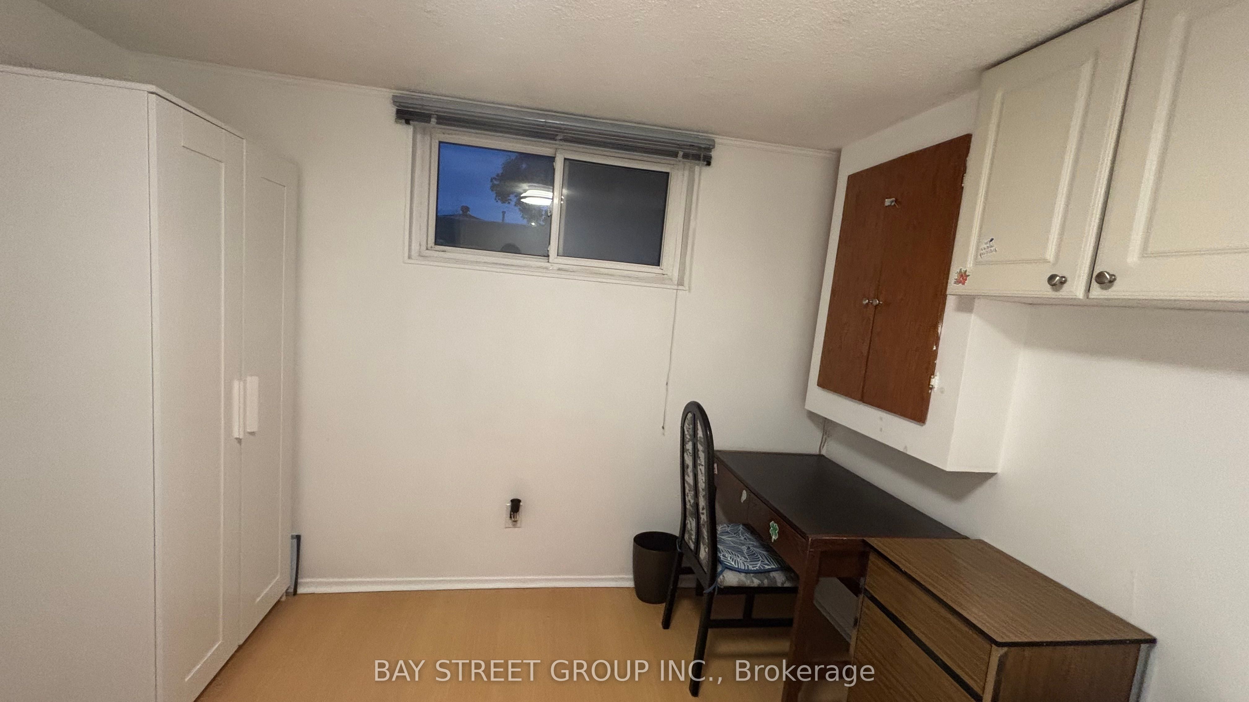 865 Consort Crescent Upper Basement