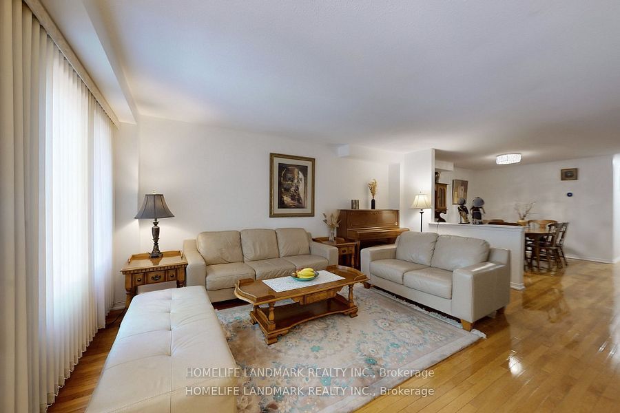 32 Coatsworth Crescent