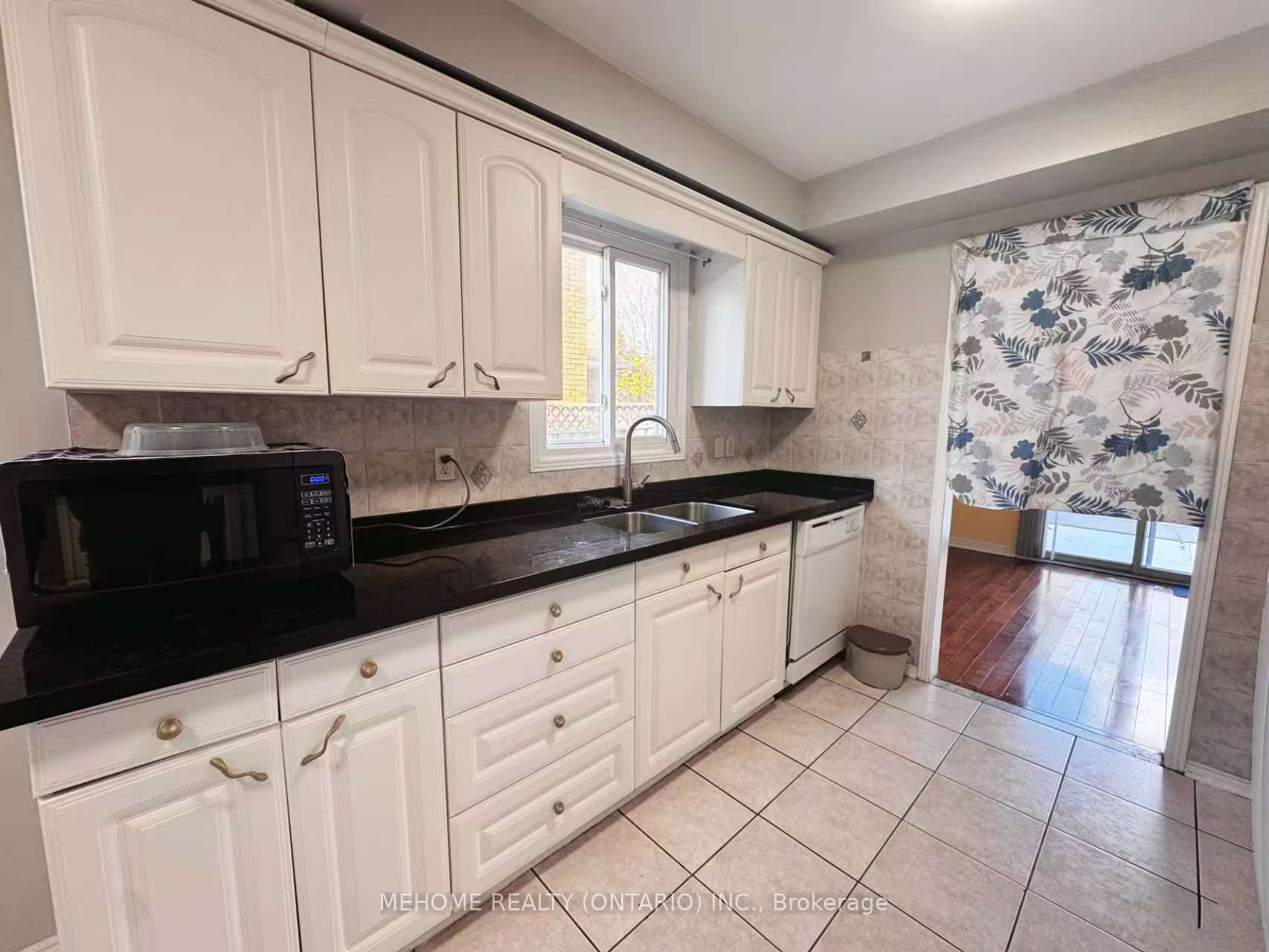 2673 Credit Valley Road Upper