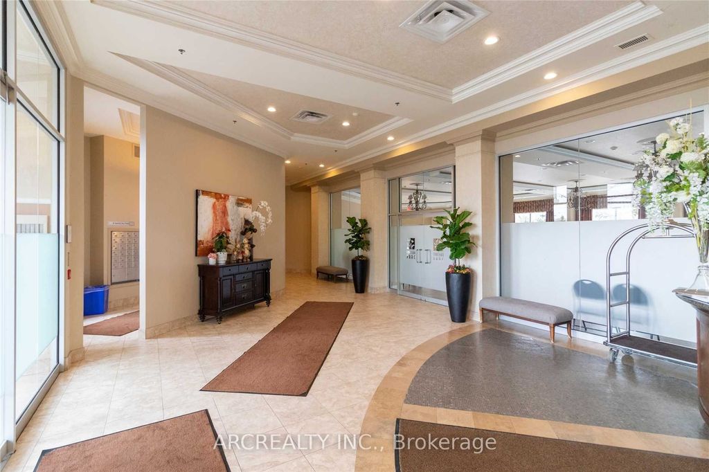 Photo of 8 Maison Parc Court #313, Vaughan, ON L4J 9K5 (MLS # N12766248)