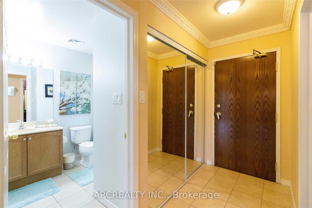 Photo of 8 Maison Parc Court #313, Vaughan, ON L4J 9K5 (MLS # N12766248)