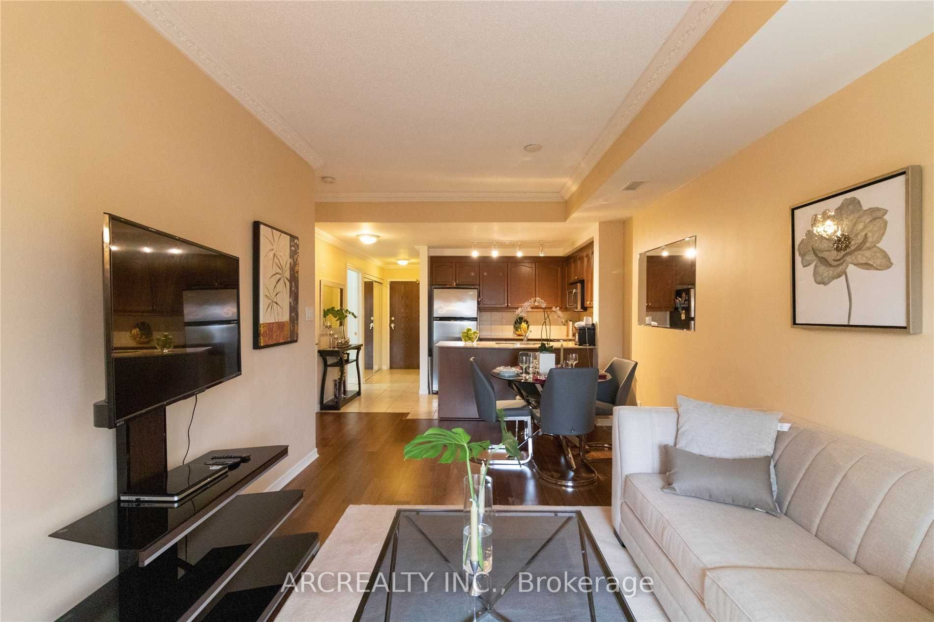 8 Maison Parc Court 313