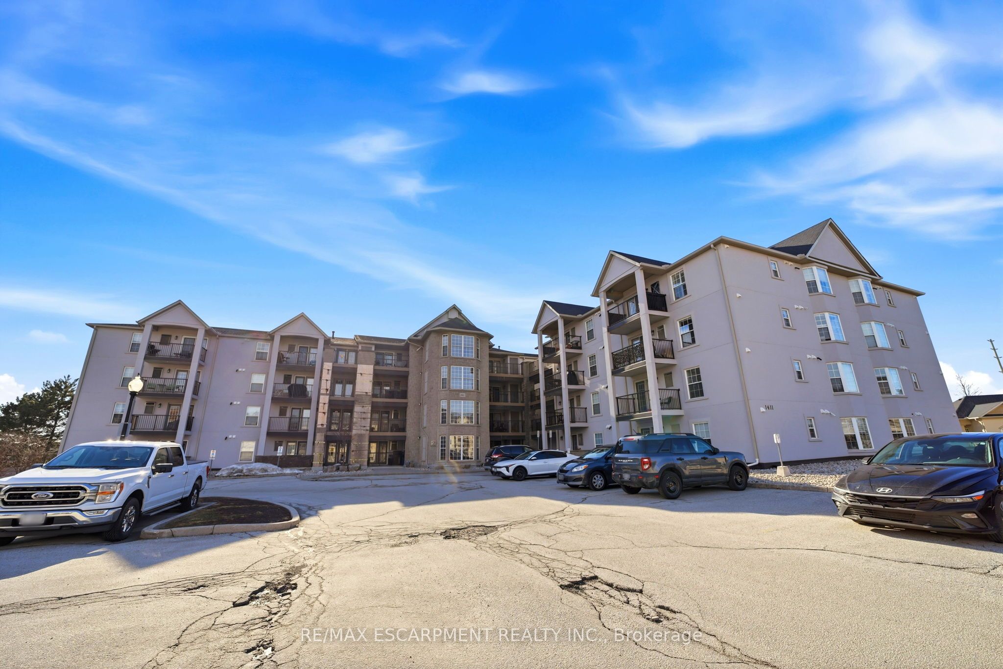 1411 Walkers Line 308