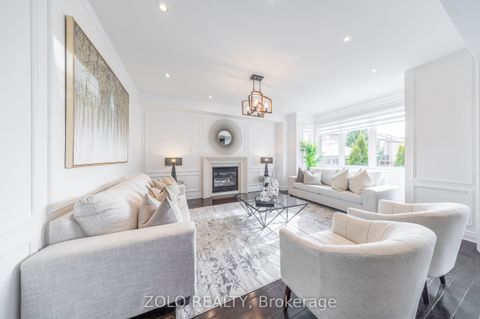 Photo of 11 John Davis Gate, Whitchurch-Stouffville, ON L4A 1V5 (MLS # N12451155)