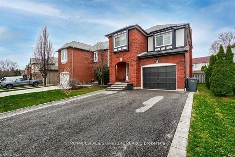 7256 Seabreeze (Lower) Drive Mississauga ON L5N 6K7
