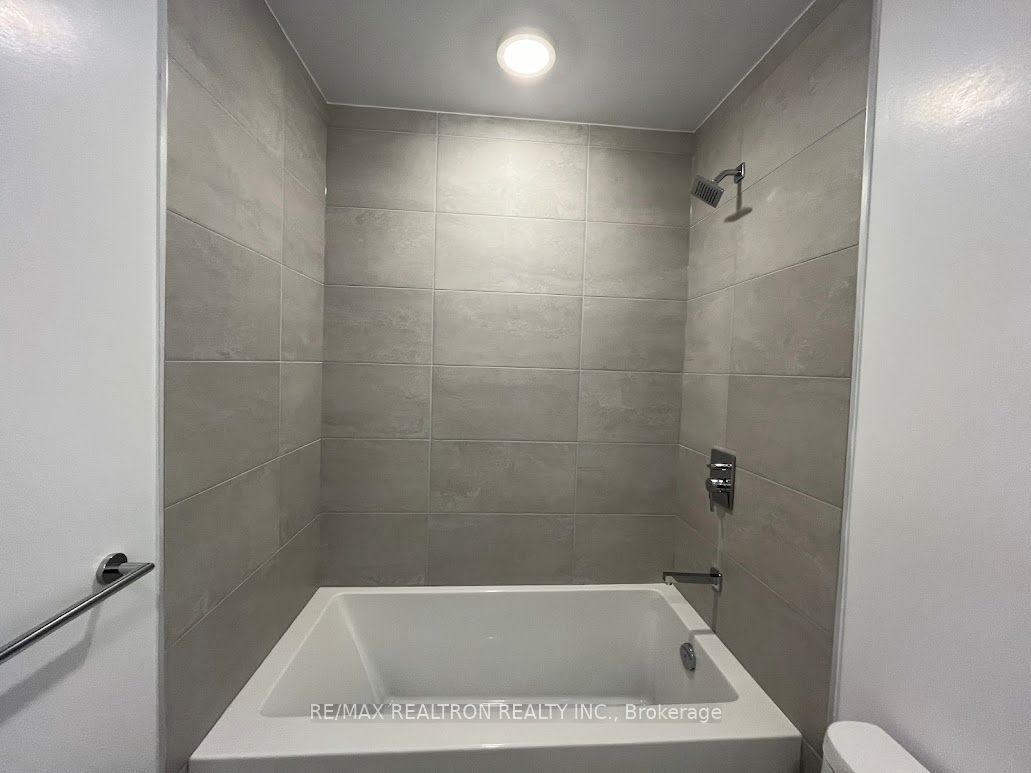 500 Dupont Street 301