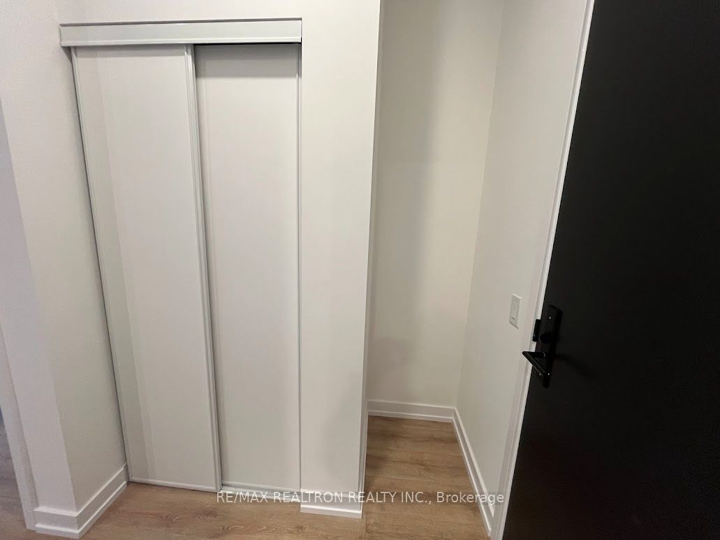 500 Dupont Street 301