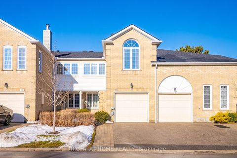 25 Heathcliffe Square Brampton ON L6S 5R6