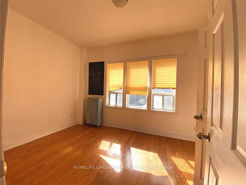 555 Palmerston Avenue 3